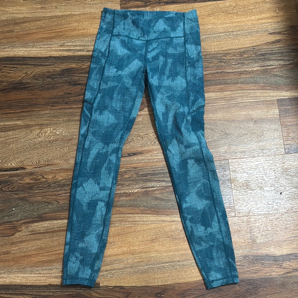 LULULEMON Blue Patterned Leggings